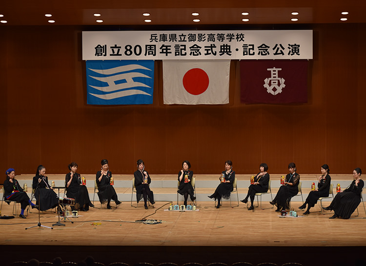 神戸ロマーシカによるマトリョーミンの演奏