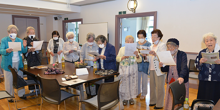 最初に第三神⼾⾼ 等⼥学校校歌を歌いました