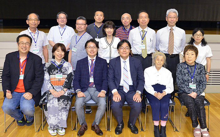 総会・第17回ホームカミングデイの無事開催を喜び、御影高校のより一層の発展を祈って終わりました。