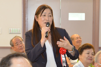 クイズの回答を答える　四郎園 千華子　教頭先生