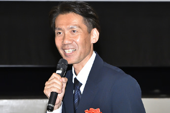 クイズの回答を答える 前田 信 教頭先生