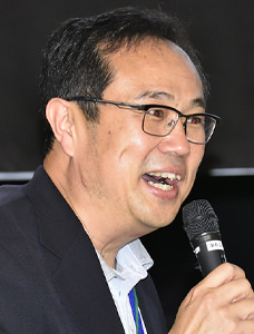 司会 尾花 弘教 新副会長(44回生)